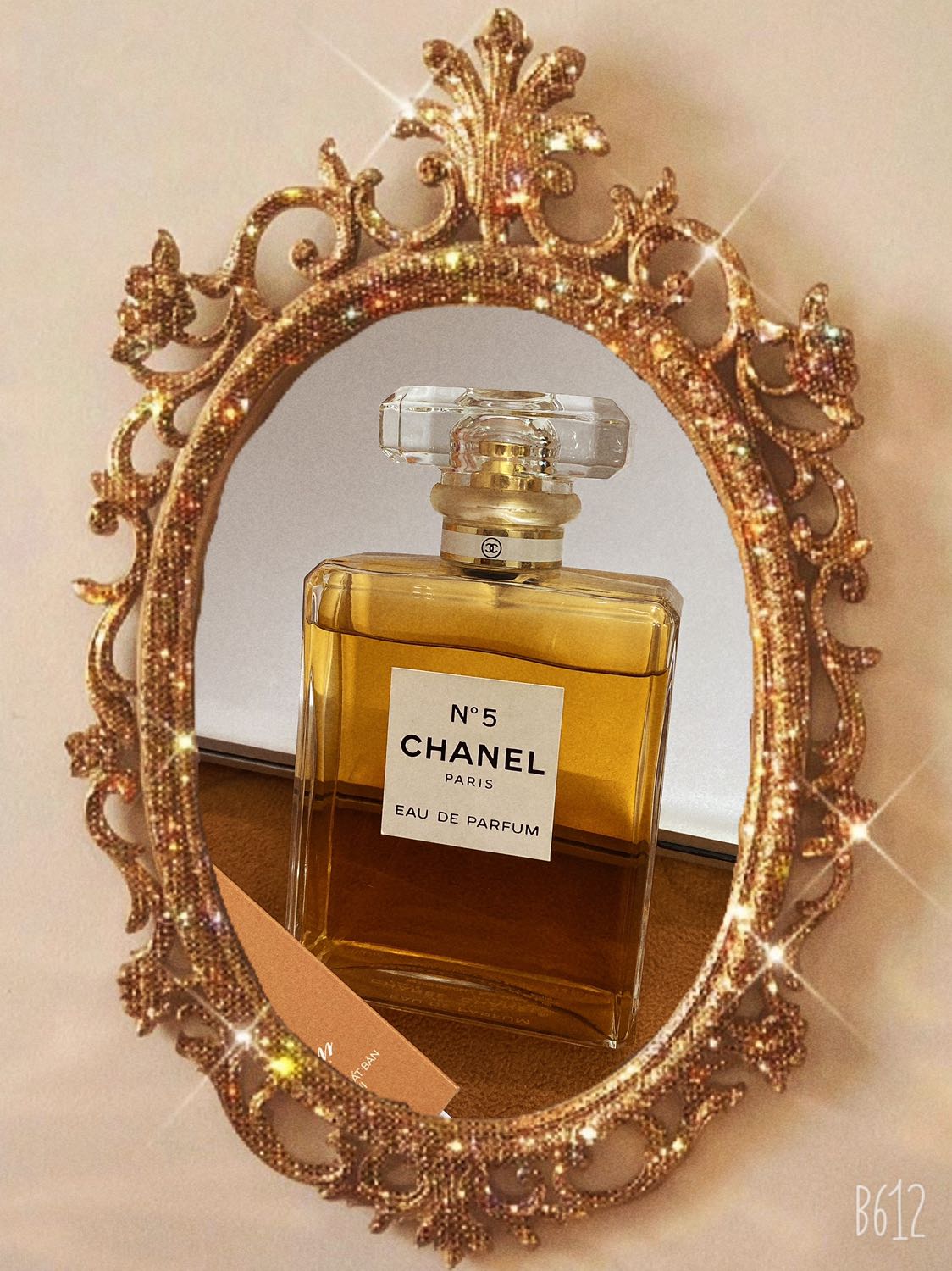 Sách mới, đẹp từ trong ra ngoài nhé. Bìa đẹp mà màu mực in cũng xinh xỉu í. Nội dung thì khỏi bàn lun. Nói chung là rất đáng tiền.