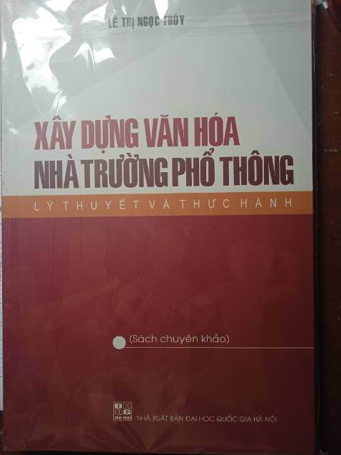 Đóng gói cẩn thận, giao hàng đúng hẹn, nhân viên giao hàng thân thiện. Sản phẩm đúng như mô tả. Tuy sách bị móp ở phần trên ở những trang sau nhưng nói chung vẫn ok. Sẽ ủng hộ shop thêm