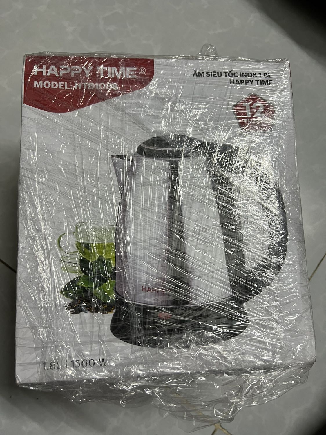 Sản phẩm giống với mô tả, vỏ ấm dược làm bằng inox, tay cầm bằng nhựa cách nhiệt, dung tích 1,8l. Giá cả hợp lý. Giao hàng siêu tốc nên rất nhanh. Bảo hành 12 tháng chính hãng SUNHOUSE. Mọi người nên trải nghiệm sản phẩm