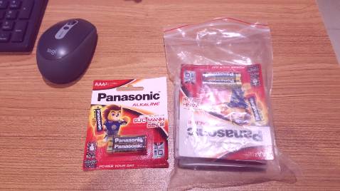 Tháng 01/2021 tôi mua thử 2 loại AA và AAA, mỗi loại 6x2=12 viên pin Alkaline Panasonic. Dùng rất tốt, hạn sử dụng 10 năm còn lâu mới hết. Nay lại mua thêm 6 vỉ AAA nữa để dành dùng dần cho các loại điều khiển từ xa. Alkaline Panasonic xứng đáng 5*.