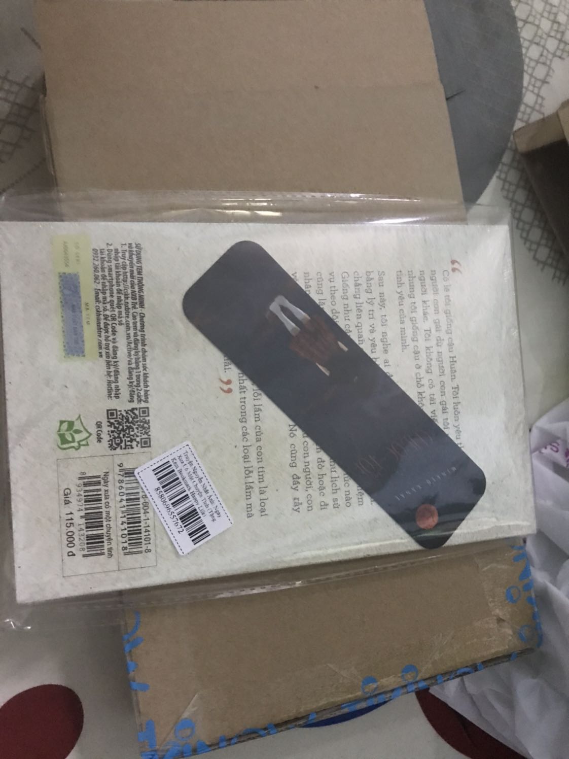 Tại sao lại có bookmark chuộc tôi thành vì bookmark của ngày xưa có một chuyện tình nhỉ???