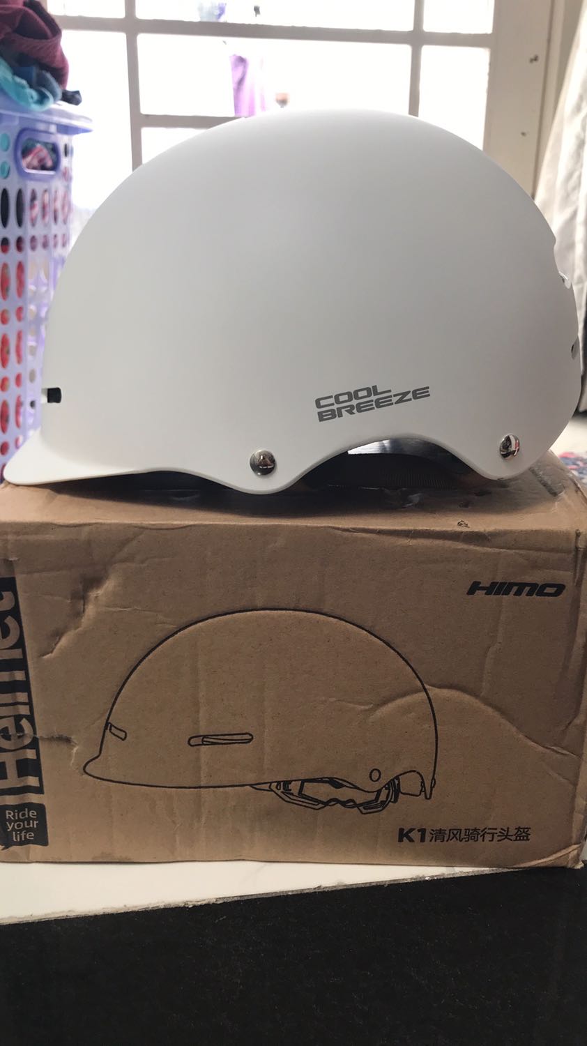 Xước 1 lỗ nhỏ lớp sơn trên đỉnh nón chỗ thông khí, nhìn chung sản phẩm ok. Xước 1 lỗ nhỏ lớp sơn trên đỉnh nón chỗ thông khí, nhìn chung sản phẩm ok.