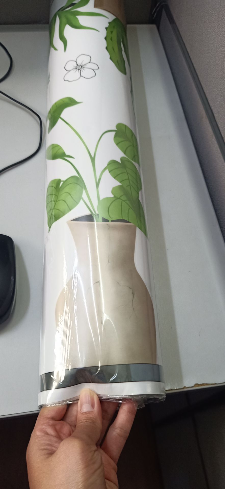 đóng gói kĩ, hình đẹp, chưa dán nên chưa biêta chất lượng