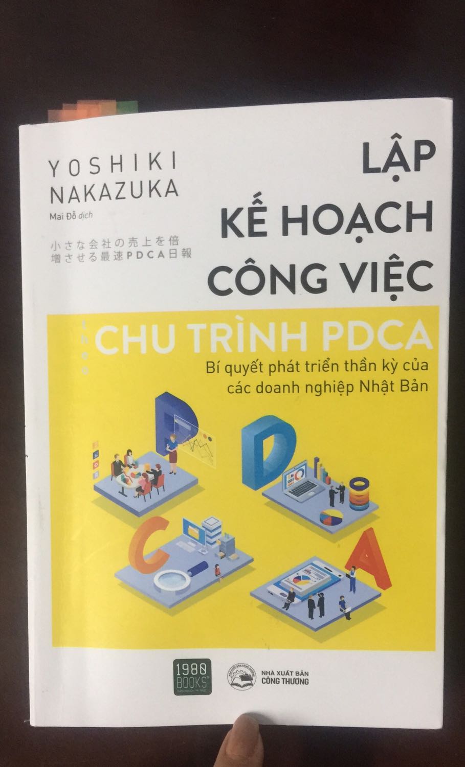 Quyển sách về kĩ năng đầu tiên mà mình ngấu nghiến hết trong 1 ngày. Quá tuyệt vời, càng đọc càng thấm, diễn giải rất dễ hiểu đặc biệt là nhiều ví dụ thực tế. Đọc xong chỉ muốn bắt tay vào làm luôn. Cảm ơn tác giả viết và Tiki đã phân phối quyển sách này