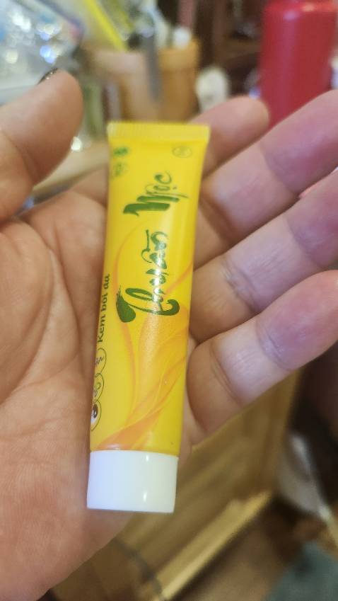 Thuốc bôi rất tốt như giới thiêu,đã dùng nhiều lần này mới mua cái, bôi chân tóc trị gầu rất hiệu quả luôn