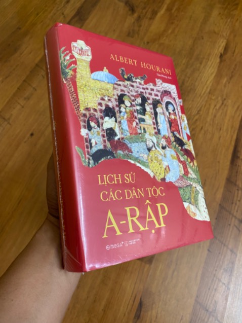 Sách đến tay mới nguyên seal, ko cấn móp gì. Cảm ơn Tiki đã đổi cuốn mới sau lần trước bị cấn móp nặng do vận chuyển.