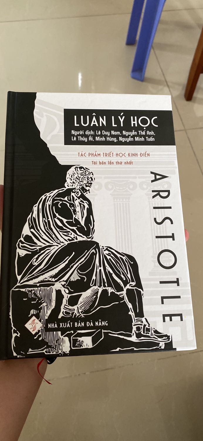 Sách đẹp, trình bày đẹp, giao hàng nhanh hơn mong đợi của mình, nội dung khá hấp dẫn.
Shipper khá thân thiện và vui tính.