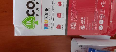 Giấy bị nhăn góc. Đóng gói chưa được tốt, hộp bị gãy móp k biết do vận chuyển hay đã bị từ trước vì ream giấy bị khui keo ra như đã sd rồi. Shop có thiện chí đổi hàng nhưng mình k thk cách làm việc của tiki khi sp cần đc đổi trả. Phức tạp và ảnh huởng đến bưu tá nên m k đổi nữa. Rất hy vọng tiki bv khách hàng như bên ***.