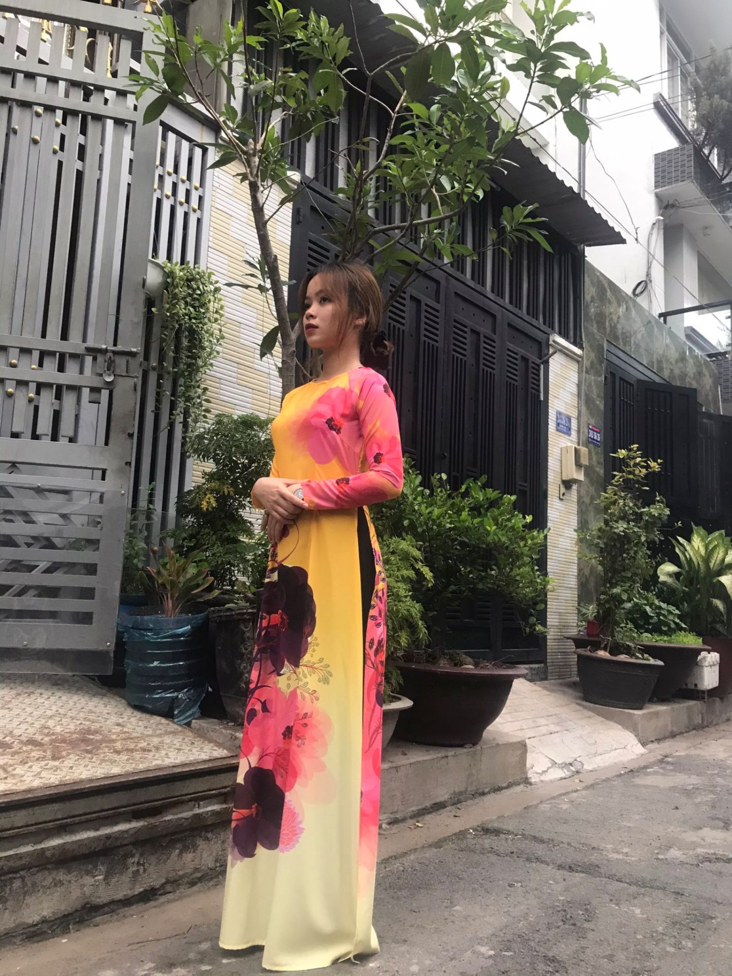 giao hành nhanh, áo dài rất đẹp. Nhất định sẽ quay lại ủng hộ shopp