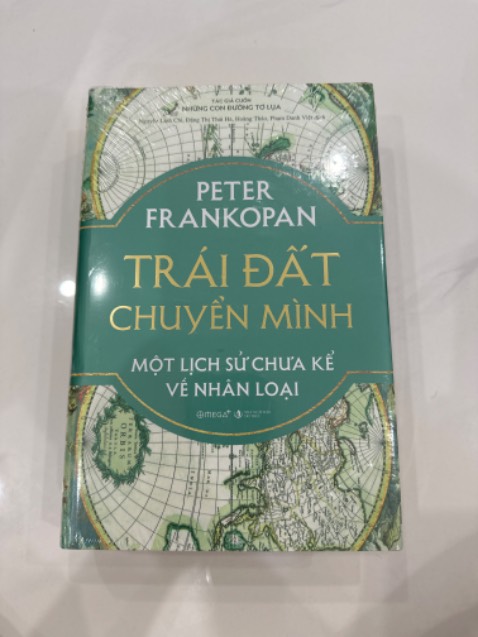Tiki giao nhanh, đóng gói kỹ lưỡng, sách còn nguyên seal. Mình mua ngay đợt km nên dc giảm tiền v còn dc tặng sách.