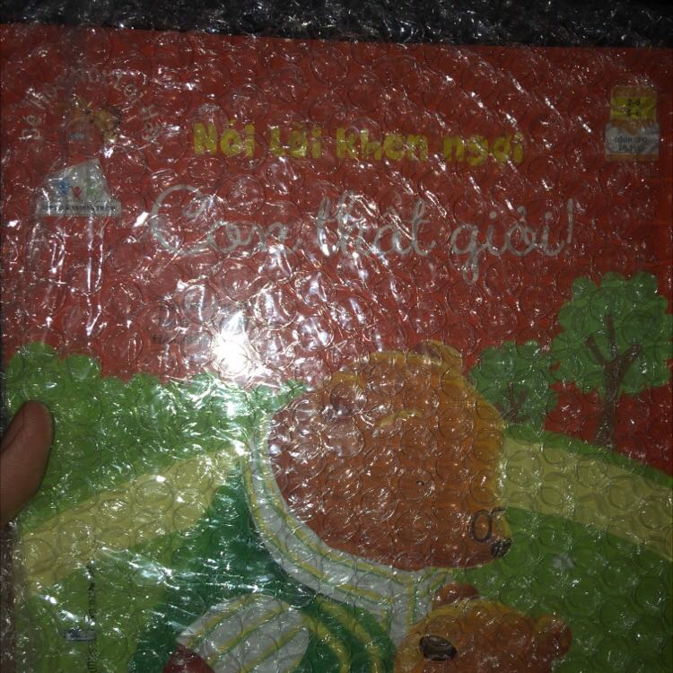 Giao hàng nhanh, gói hàng cẩn thận
Nhân viên giao hàng thân thiện