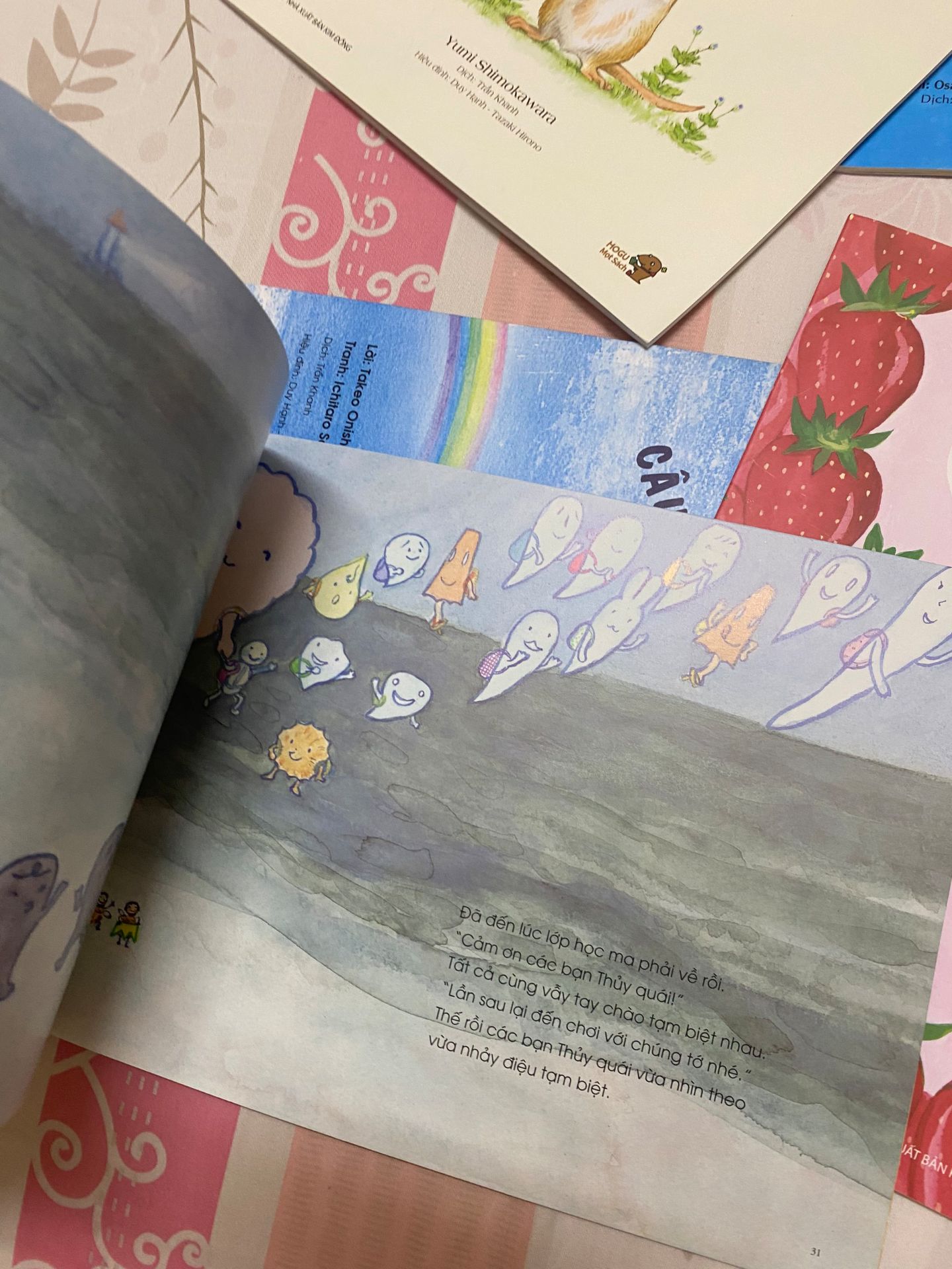Gói kĩ.sách đẹp.hình vẽ sắc nét,chỉnh chu, còn được tặng thêm cả tấm hình dán