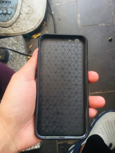 Ốp dáng đẹp có in chữ rất đẹp rất hợp với iphone 6s