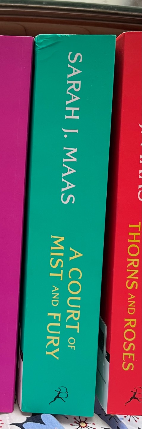 Sách giao nhanh, đúng ngày hẹn nhưng bị như góc mà e quý sách còn hơn quý mình🥲