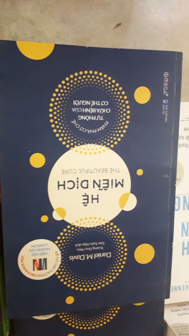 đóng gói đẹp, sách hay giao hàng nhanh hơn dự tính của khách hihi