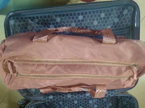 Kích thước mình đo được là 43cm×24,5cm. Không đủ to như mình nghĩ và với nhu cầu sử dụng của mình