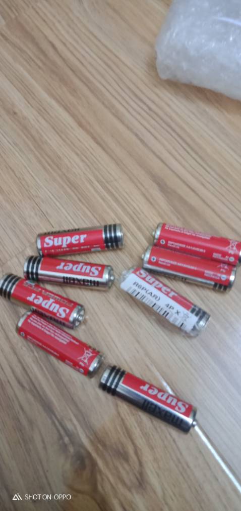 Giới thiệu hộp 40 viên nhưng thực tế chỉ có 8 viên
Đóng gói sơ xài và pin không có vỉ rời từng viên