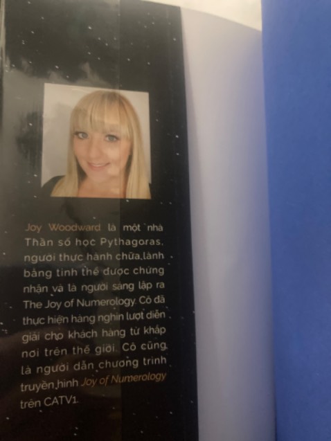 Không có gì đặc sắc, sách viết rất vớ vẩn. Không đáng tiền. Sách quảng cáo trên ***, mua vì được đánh giá 4 sao trên goodread, thực sự thất vọng. Mất khoảng hơn 2 tiếng nhưng không tìm nội dung giá trị trong toàn bộ gần 300 trang. Đừng mua nếu bạn là người logic và khoa học.