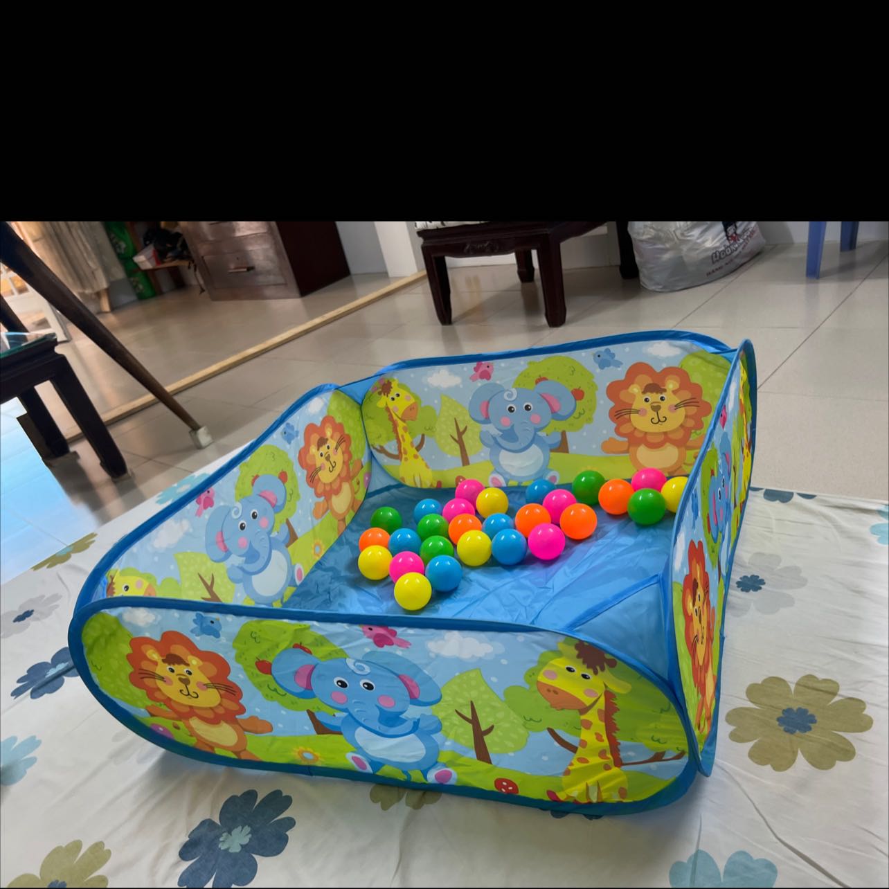 Shop tư vấn nhiệt tình, mua tả kèm nhà banh dễ thương