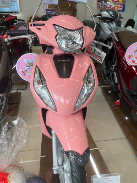 Xe chất lượng , nhân viên chu đáo đón tiếp , vui vẻ với khách hàng hơn các Head khác nên mình chốt xe ở đây luôn hihi Xe chất lượng , nhân viên chu đáo đón tiếp , vui vẻ với khách hàng hơn các Head khác nên mình chốt xe ở đây luôn hihi