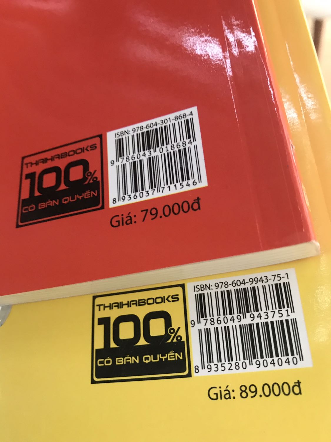 Mình đọc trước 2 quyển này qua kindle. Sorry mọi người vì ban đầu mình chưa tôn trọng quyền tâc giả khi đọc sách lậu. Nhưng khi đọc được 1 nửa tập 1 mình quyết định phải xuống tiền mua ngay 2 quyển vì thấy nó thực sự hữu ích. Mua 2 quyển mà còn được giảm giá nên vote ngay cho shop 5 sao