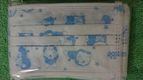 Thích hình doraemon dễ thương. Loại này 1 kiểu 1 màu á mọi người. Năm ngoái mình mua vào mùa dịch. Nay mua lại thấy mẫu giống, nhưng lại có mùi hơn xíu à.