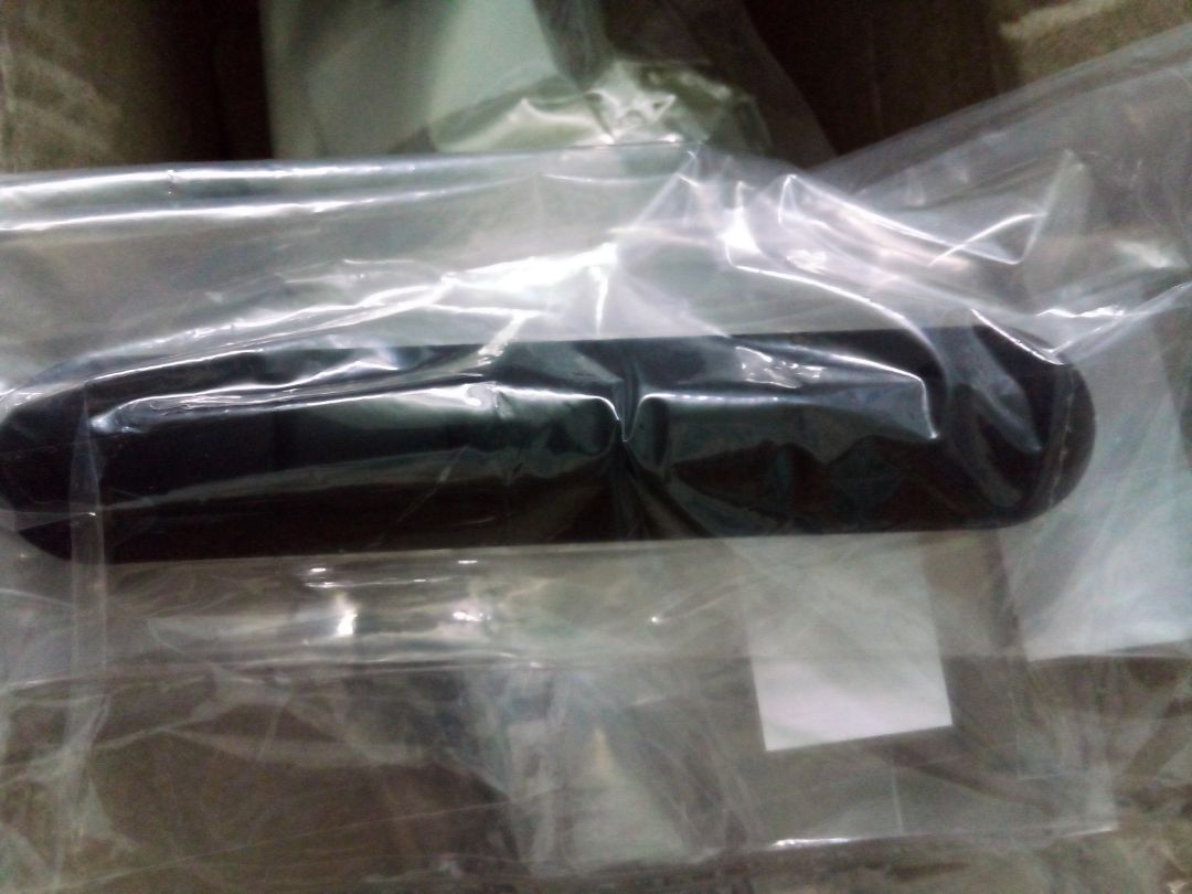 chất liệu tốt có thể bẻ cong tùy thích và có thể dán ở bất kỳ đâu, mỗi thanh 5 lỗ nên mua thêm vài thanh để coa thể gắn đủ các dây