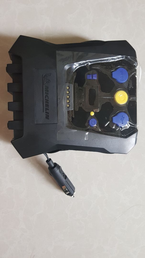 thời gian giao hàng lâu (đặt từ ngày 11/10/2021 đến 25/10/2021 mới nhận đc hàng. khi nhận hàng do chưa có bộ chuyển nguồn để bơm xe máy nên chưa thử đc. Nay mới mua được bộ chuyển nguồn thì máy hoạt kg ổn định, không bơm đc. Đang liên hệ nơi bán để hỏi tình trạng. Chưa biết sẽ đc giải quyết như thế nào. Nói chung thất vọng.