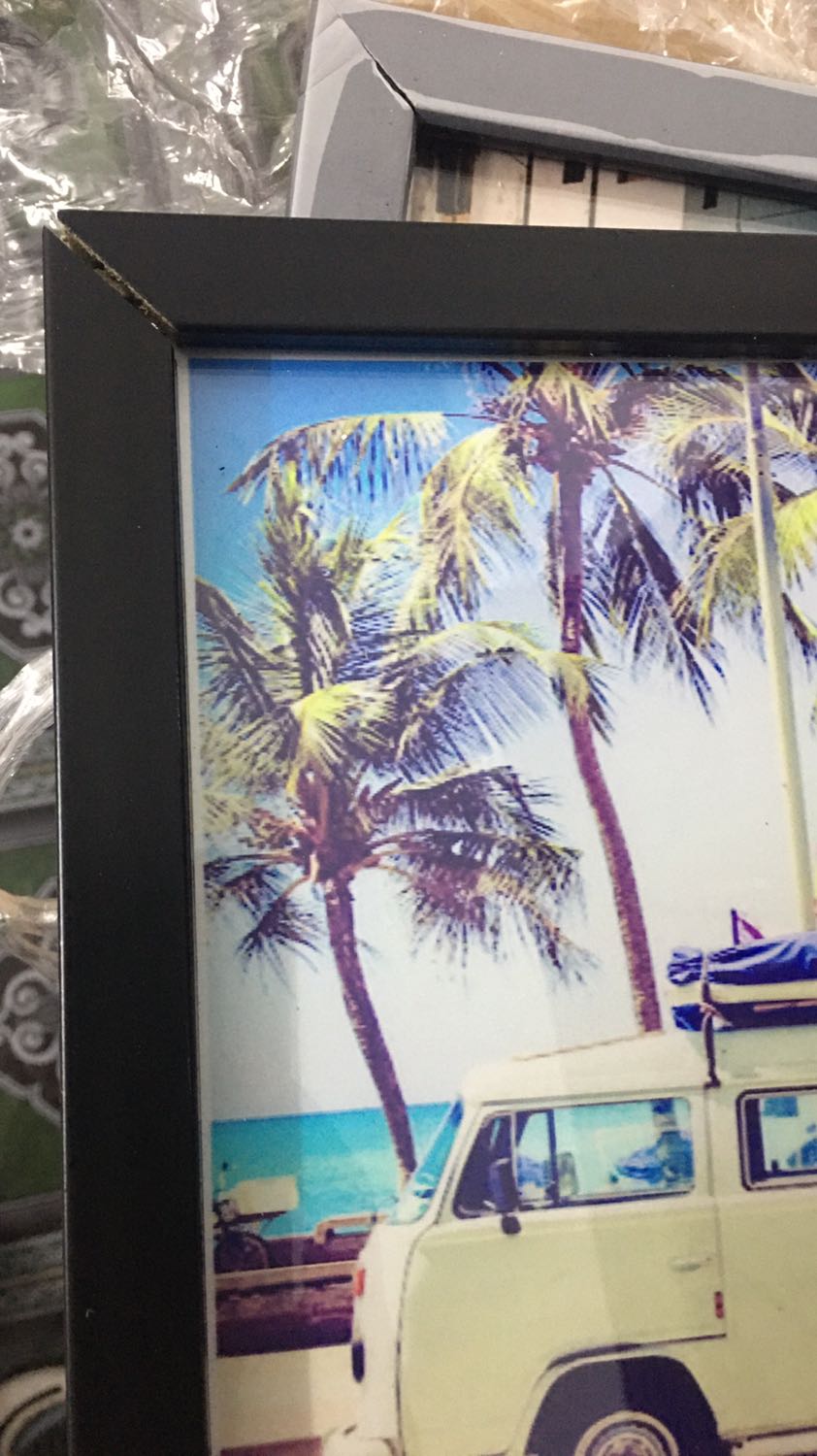 Giao sản phẩm bị lỗi, màu sắc ko đẹp