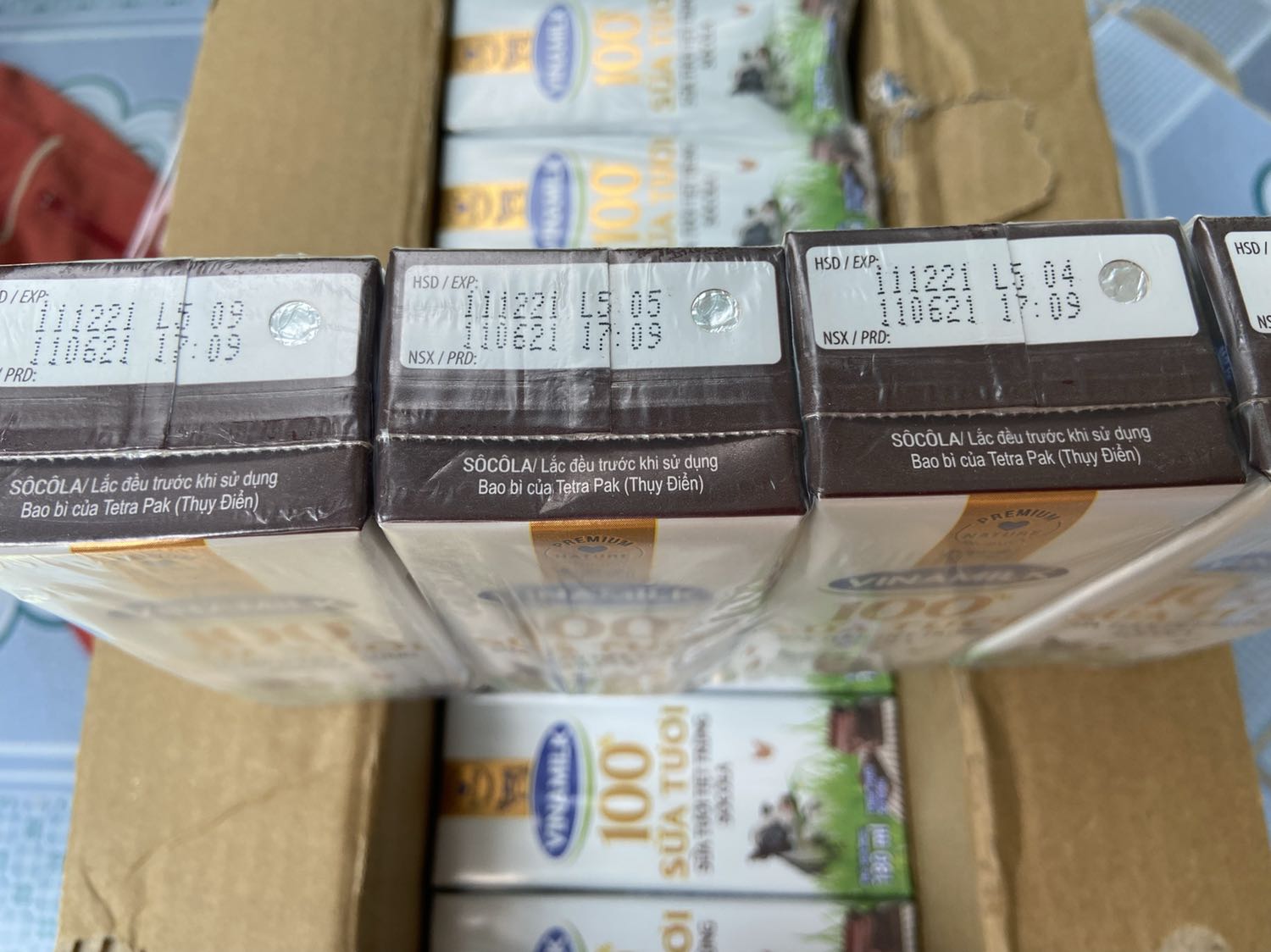 Đặt 2 tháng mới nhận được sữa, hên là  sữa còn hạn dùng. Biết là dịch đi lại khó khăn mà giao lâu quá, trong khi đó đặt 2 thùng sữa sau ngta giao sớm rồi, uống cũng hết luôn rồi☺️☺️