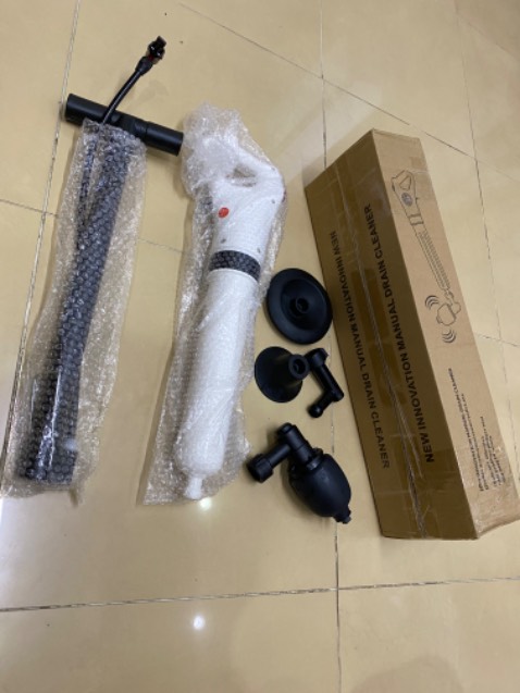 Mua vì bồn cầu đang bị tắc, dùng cây thông bồn cầu bình thường không được. Sử dụng thấy hiệu quả, thông tắc thành công, bơm hơi tạo lực đẩy mạnh (cũng phải làm chục phát mới xong), đáng mua.