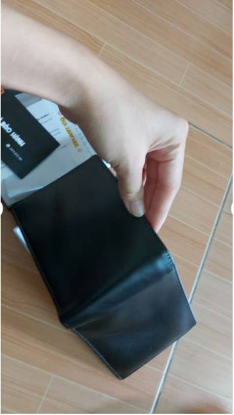 Ví nhìn rất đẹp. Có hộp đựng thanh lịch. có the Bảo hành 12 tháng nữa. Đóng gói rất cẩn thận. giao hàng nhanh TKs Shop