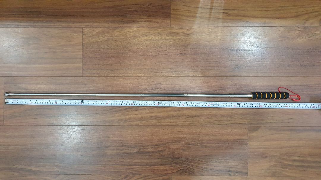 Thực tế kéo hết cỡ thấy gậy chỉ có 6 khúc, dài 110cm. Không như Mô tả. Ý kiến và cung cấp hình ảnh như yêu cầu với shop xong thì ... shop im lặng luôn :))