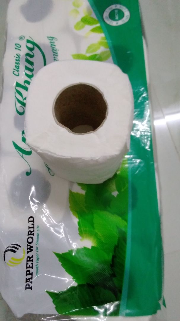 Shop đóng hàng rất kỹ. Sản phẩm nhận như ảnh shop. Giấy vs An An 2 lớp. Sản phẩm của Cty CP Thế giới giấy (TGG), KCN Tân Bình, Tân Phú. Thông tin ngảy SX và hạn SD xem trên bao bì, tìm hoài 0 thấy đâu. Với giá 30k một lốc (10 cuộn) free ship, chấp nhận được. Thanks shop