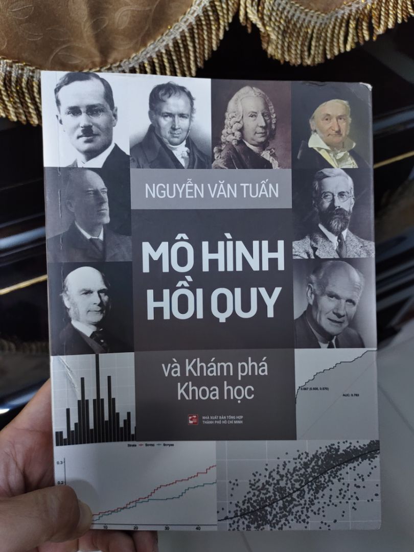 Sách được đóng gói rất kỹ, nhưng bị dập phần góc như hình, để giữ đọc luôn chứ ko cho/tặng người khác được nữa. 3 sao cho nhà cung cấp.