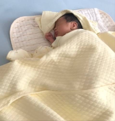 Loại này thoáng mát, mềm bé Ken nằm thoải mái không nổi mẩn như loại cũ đang dùng. Nhìn con ngủ ngoan mình thấy vui. Shop đóng gói kỹ, nhân viên giao hàng thân thiện, mua hàng ở Tiki là yên tâm.