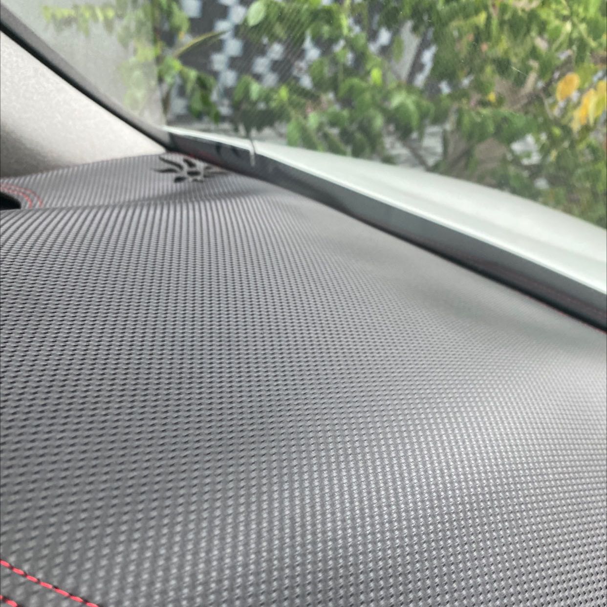 Xe 2022 có cái hud. Cái thảm che mất cái hud luôn shop ơi. Vậy sao ghi cho xe 2*** ? Này chỉ xài đc cho xe 2021 thôi Xe 2022 có cái hud. Cái thảm che mất cái hud luôn shop ơi. Vậy sao ghi cho xe 2*** ? Này chỉ xài đc cho xe 2021 thôi