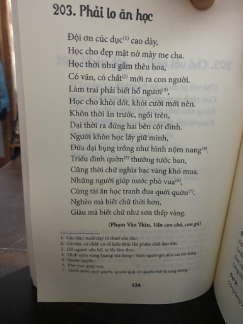 sách hay, ý nghĩa phù hợp cho các bé và người lơn tham khảo, mình đã giới thiệu nó cho người thân. và sẽ tiếp tục mua thêm quyển khác nữa.