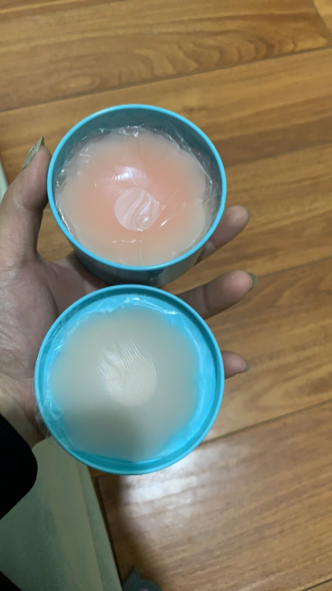 xin lắm, shop giao đủ số lượng, miếng dán chắc. mùa hè ai hay đổ mồ hôi mn có thể kèm thêm băng dính cá nhân. sp tốt xin lắm, shop giao đủ số lượng, miếng dán chắc. mùa hè ai hay đổ mồ hôi mn có thể kèm thêm băng dính cá nhân. sp tốt