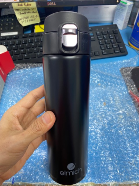 Tiki đóng gói hàng rất cẩn thận,bình giữ nhiệt hiệu Elmich này mình từng sd rồi,giữ nhiệt cực lâu và bền,lúc trước mua dung tích lớn,nay mua loại nhỏ để tiện bỏ giỏ đi du lịch.Xài loại này thì yên tâm rồi mn