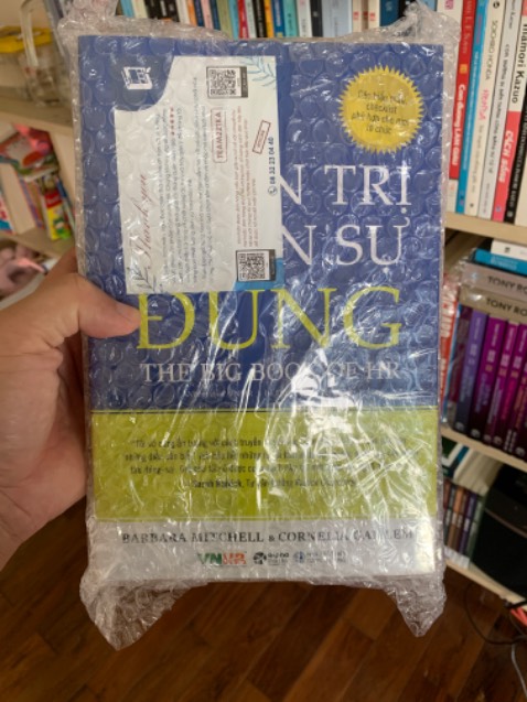 Tiki và shop giao hàng nhanh chóng. Sản phẩm được bao bọc đóng gói kỹ càng nha.  Nội dung thì chưa kịp đọc để chia sẽ. Cám ơn shop và Tiki nhiều ! Tiki và shop giao hàng nhanh chóng. Sản phẩm được bao bọc đóng gói kỹ càng nha.  Nội dung thì chưa kịp đọc để chia sẽ. Cám ơn shop và Tiki nhiều !