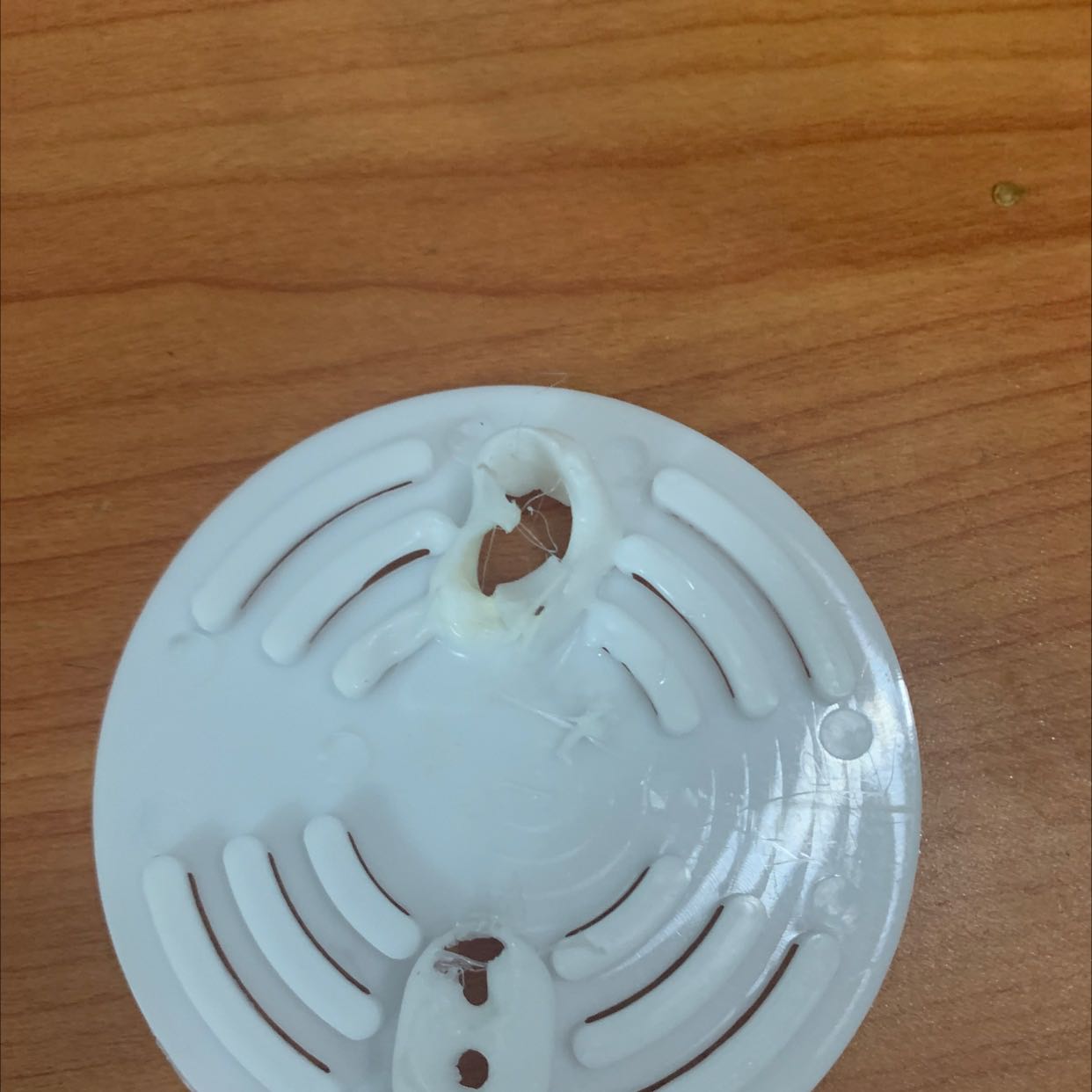 Vừa đun đã chẩy miếng nhựa bên dưới nên dụng nồi ra luôn