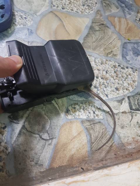 Bằng nhựa nên rất an toàn. K hề yếu. Đủ kẹp mấy e chuột thành phố. :)) bắt k trật phát nào. Quá hài lòng với giá này