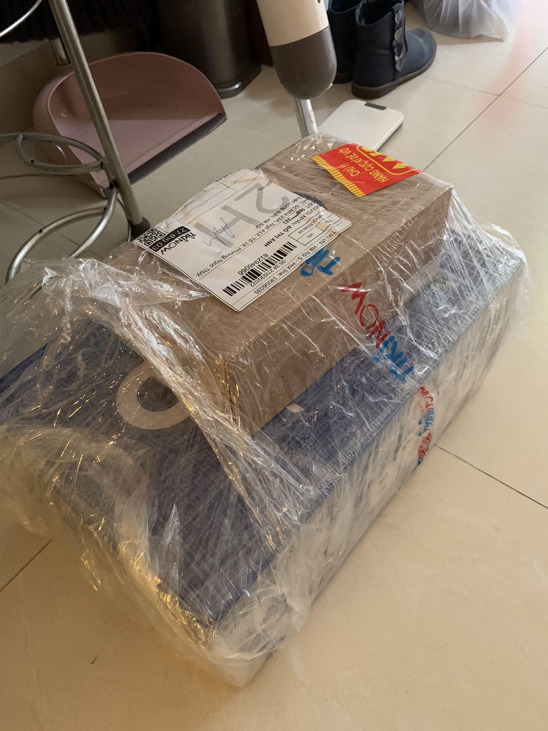 Sản phẩm ok, uống khá ngon, hương vị bia hà nội quen thuộc. Tiki giao nhanh, mua đúng dịp sale :)