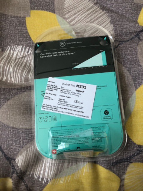 Giao nhanh. Đóng gói dc nhưng khi mở chuột lớp bên trong đã bị khui như hình. Chuột xài êm