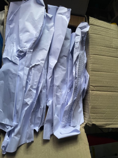 Chất lượng đóng gói ko được tốt cho lắm,sản phẩm thì ngày sản xuất hơi xa và chai có ghi ngày sản xuất chai thì ko ghi ngày