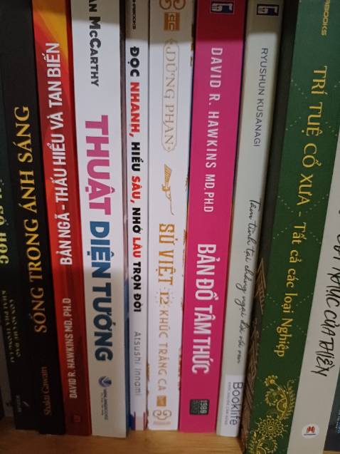 Sách được đóng gói cẩn thận, bìa đẹp, giấy in tốt, nội dung bổ ích.