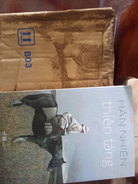 Ồ mình mua xong rồi mới phát hiện là của nhà NN, nhưng không xét đến nhà N thì nhìn sơ thì cũng gọi là ổn, mực in nhìn rõ, tùy nhiên gói hàng rất cẩu thả nên ở phần góc sách bị móp và bị bẩn ở giấy làm mình hơi khó chịu, mong admin sớm khắc phục được vấn đề này để mình có thể tiếp tục ủng hộ sản phẩm💛