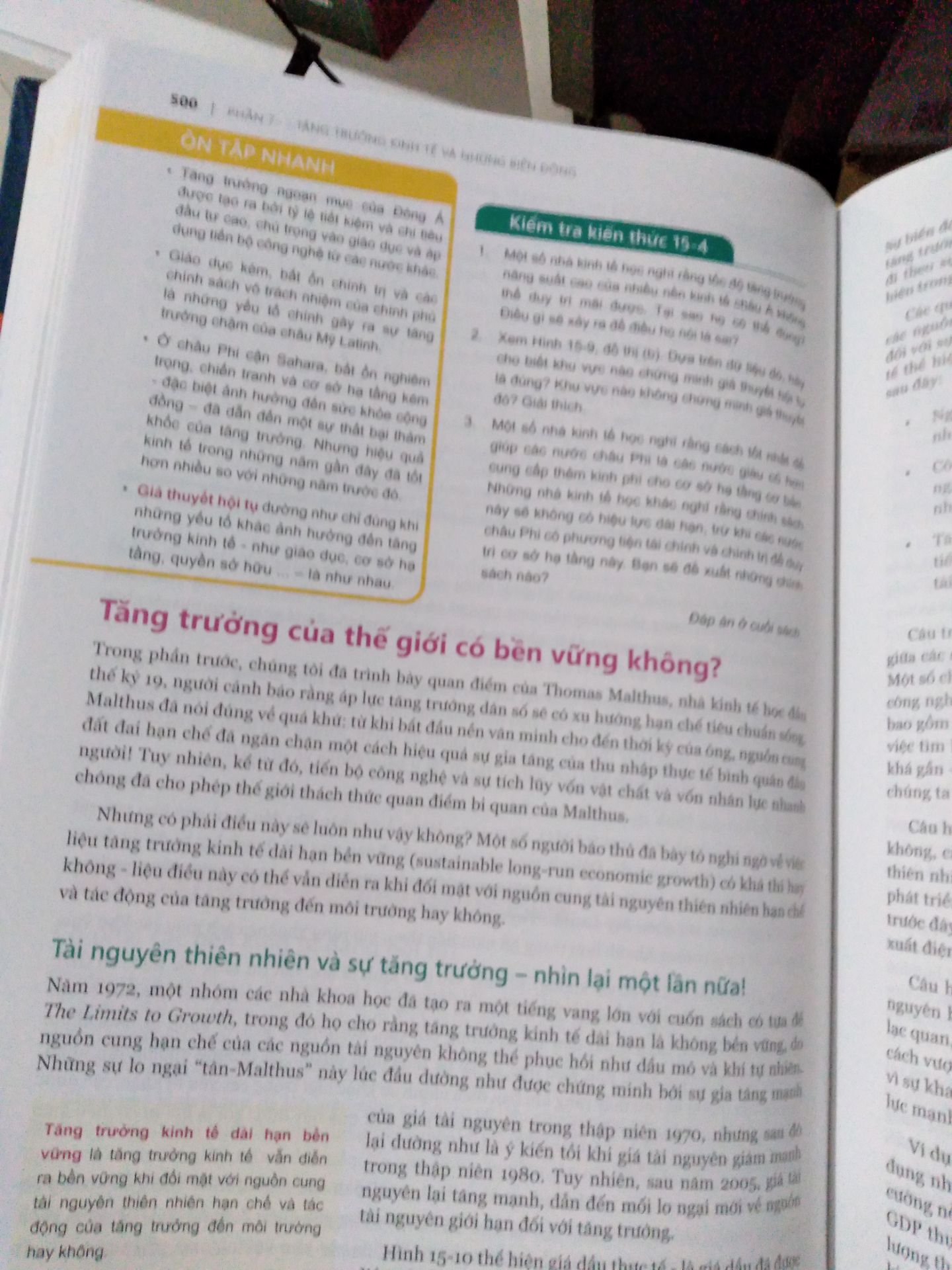 Sách cực đẹp, in màu. Những kiến thức kinh tế cơ bản được trình bày dễ hiểu, có ví dụ minh hoạ sinh động. Số tiền bỏ ra quá rẻ cho một lượng kiến thức như thế này. Cảm ơn PACE, cảm ơn Tiki. Sách cực đẹp, in màu. Những kiến thức kinh tế cơ bản được trình bày dễ hiểu, có ví dụ minh hoạ sinh động. Số tiền bỏ ra quá rẻ cho một lượng kiến thức như thế này. Cảm ơn PACE, cảm ơn Tiki.