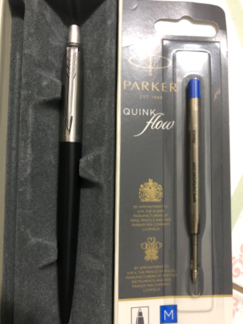 Giao lâu mẫu bút không chắt tay như bút giá rẻ hơi thất vọng thật tế khá xấu nhìn như hàng kém chất lượng